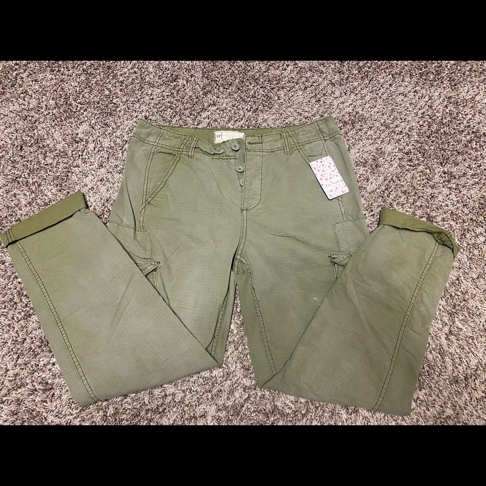Free People army green cargo pants, NWT, Size 6